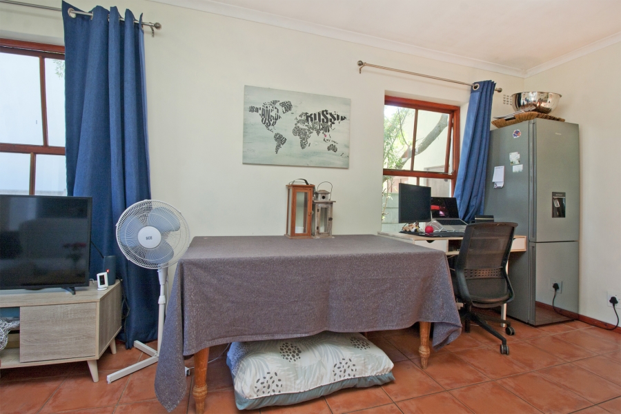 2 Bedroom Property for Sale in Milkwood Park Western Cape